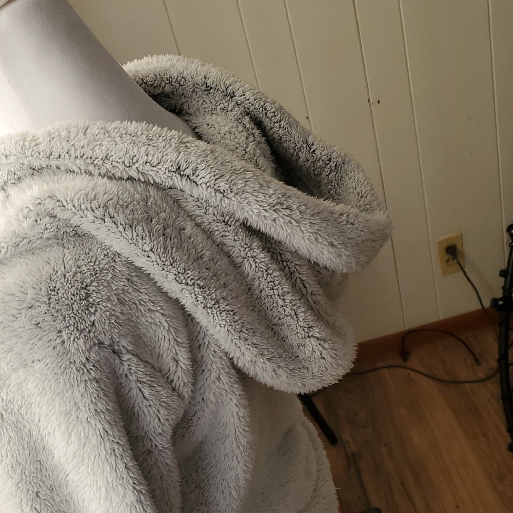 Cozy Gray Button-Up Women's Sweater - Picture 6 of 10
